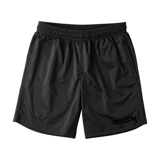 Short Black on Black : Noir, taille élastique. Logo DEFCON ONE noir, ton sur ton.