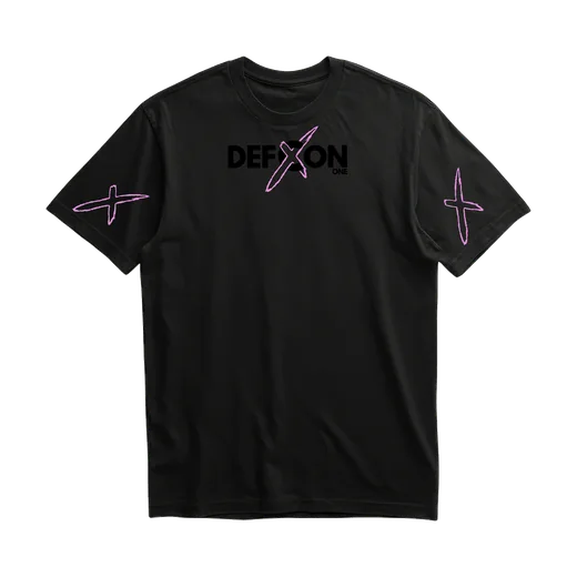 T-shirt Croix roses : Noir. Logo DEFCON ONE noir sur la poitrine, son X rose ; un X rose sur chaque manche.